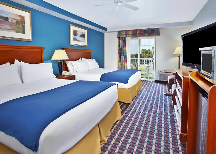 Holiday Inn Express & Suites Petoskey By Ihg